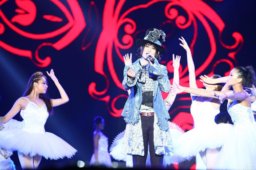 嘉studio好声音广州造型获赞 王嘉化妆学校为好声音王乃恩广州站化妆