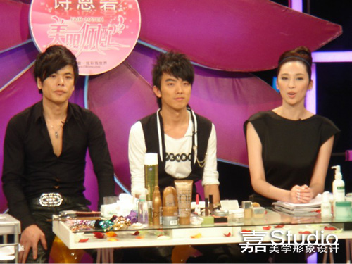 吴佩慈力挺昔日搭档造型师王?赞吴莫愁造型?吴佩慈与王嘉美丽佩配
