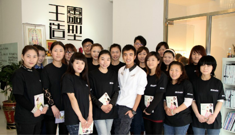 北京化妆学校化妆前后对比:你能猜出他是谁吗?